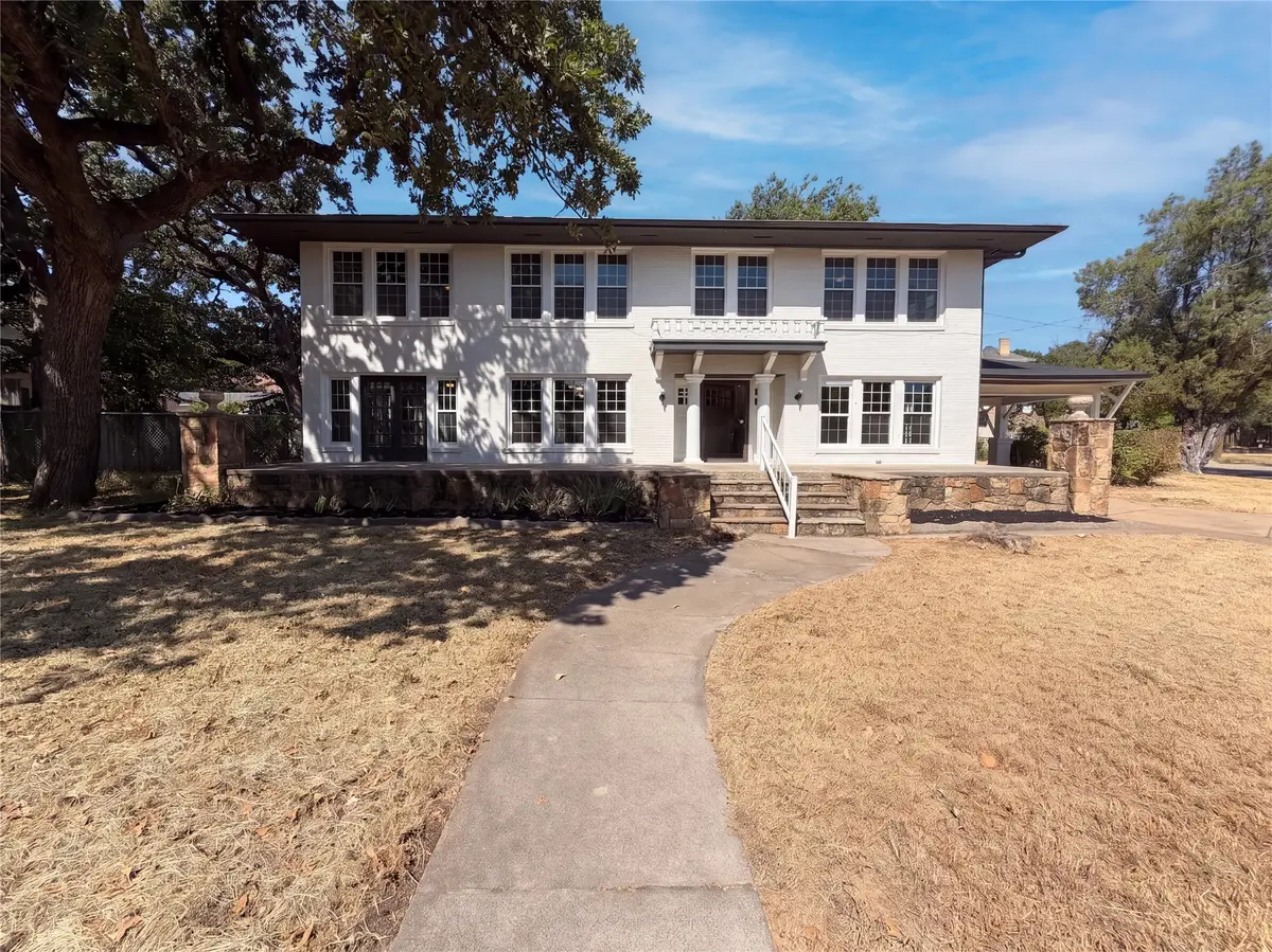 615 NW 5th Avenue, Mineral Wells, TX 76067 - #1