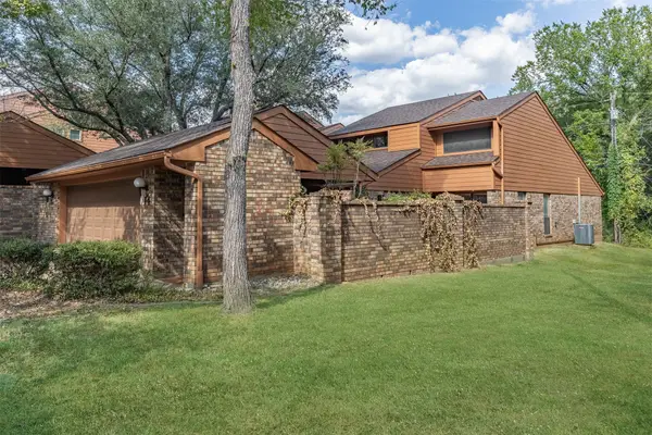 14 Village Green Court, Denison, TX 75020