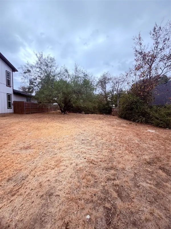 1520 Avenue D, Fort Worth, TX 76104