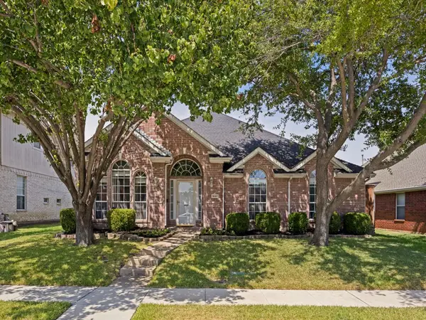 1697 Castle Rock Drive, Lewisville, TX 75077