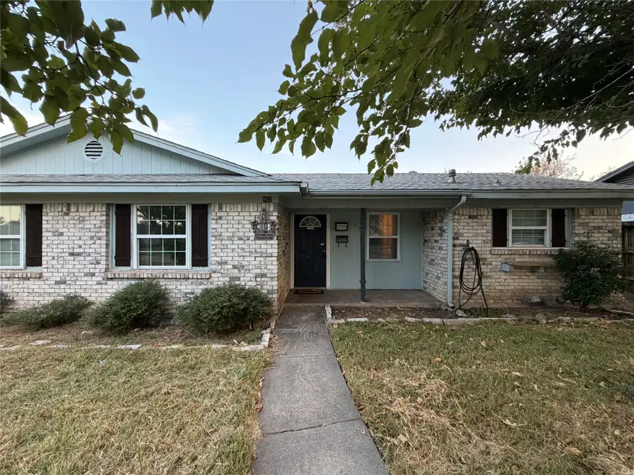 902 Milky Way, Garland, TX 75040 - #2