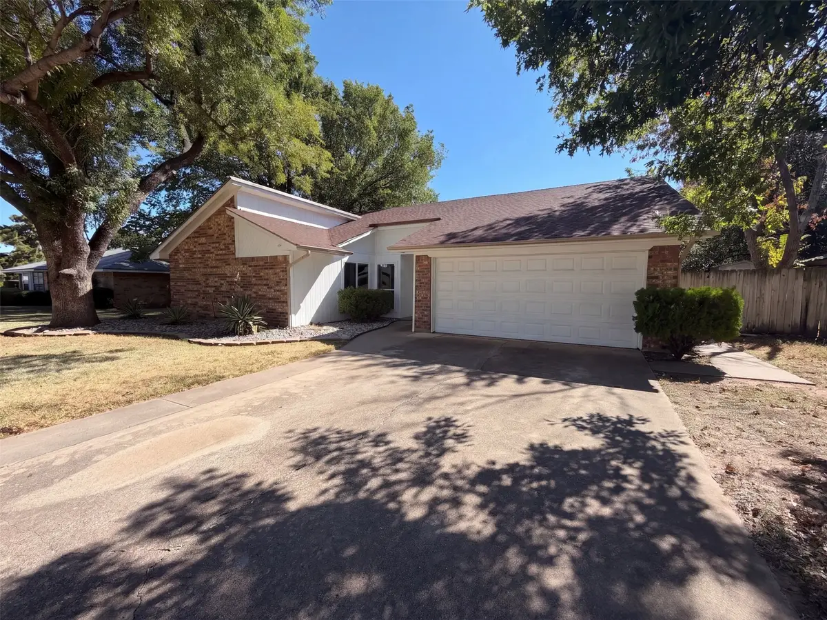 1208 Hillcrest Drive, Euless, TX 76039 - #1