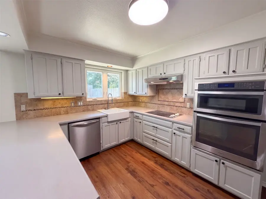 1208 Hillcrest Drive, Euless, TX 76039 - #2