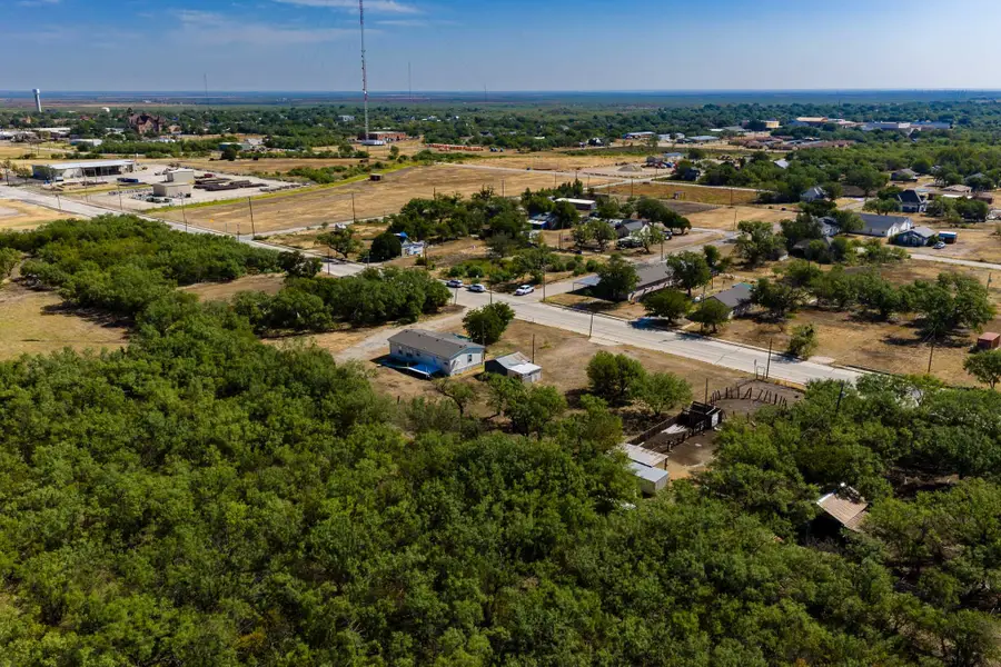 802 S Swenson Street, Stamford, TX 79553 - #2