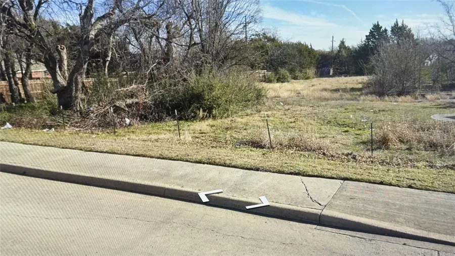 208 N Joe Wilson Road, Cedar Hill, TX 75104 - #2