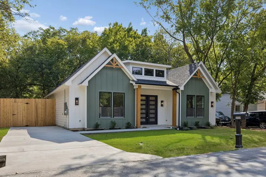 202 Rosa Street, Waxahachie, TX 75165 - #2