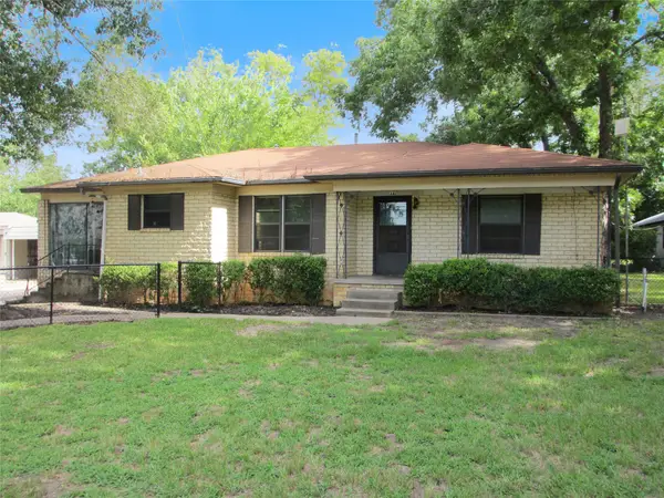 241 E Main Street, Van, TX 75790