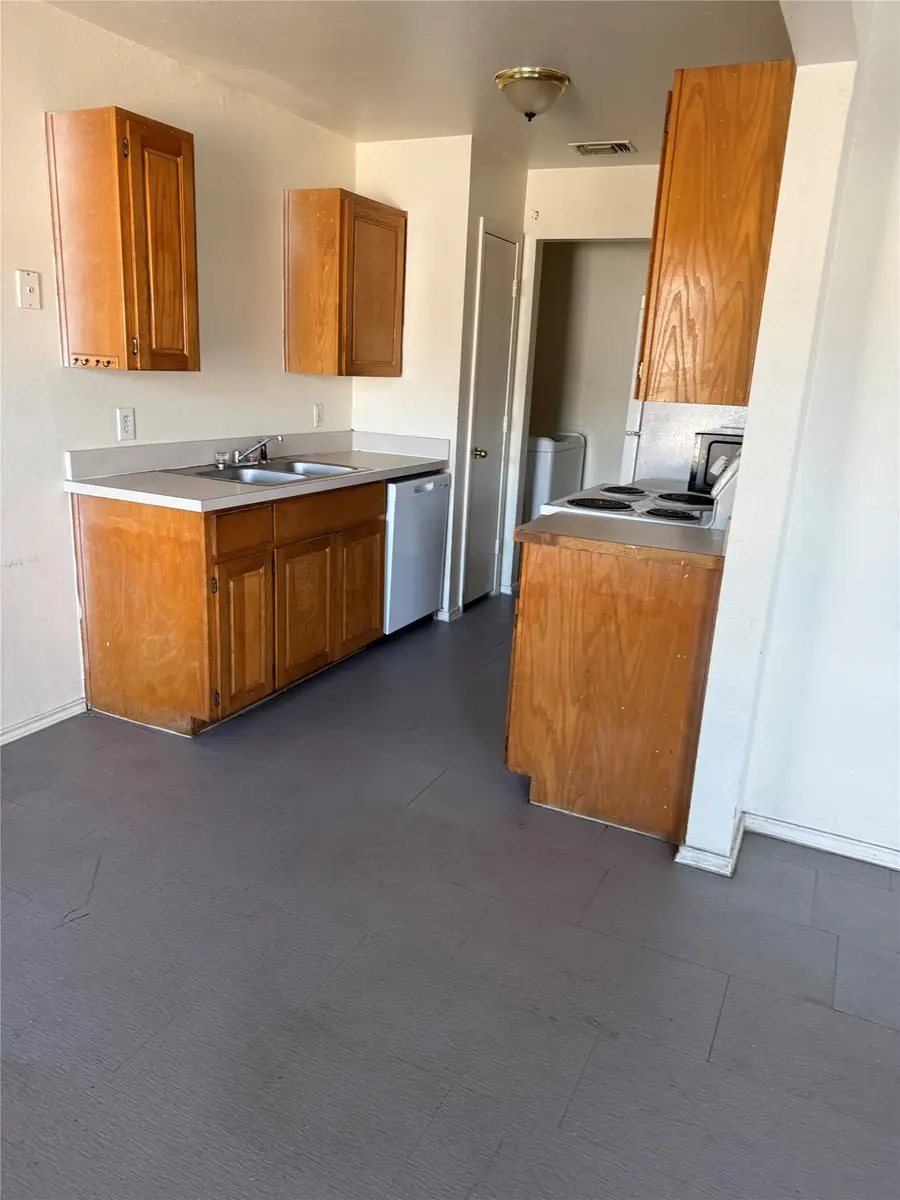 613 Race Street, Crowley, TX 76036 - #2