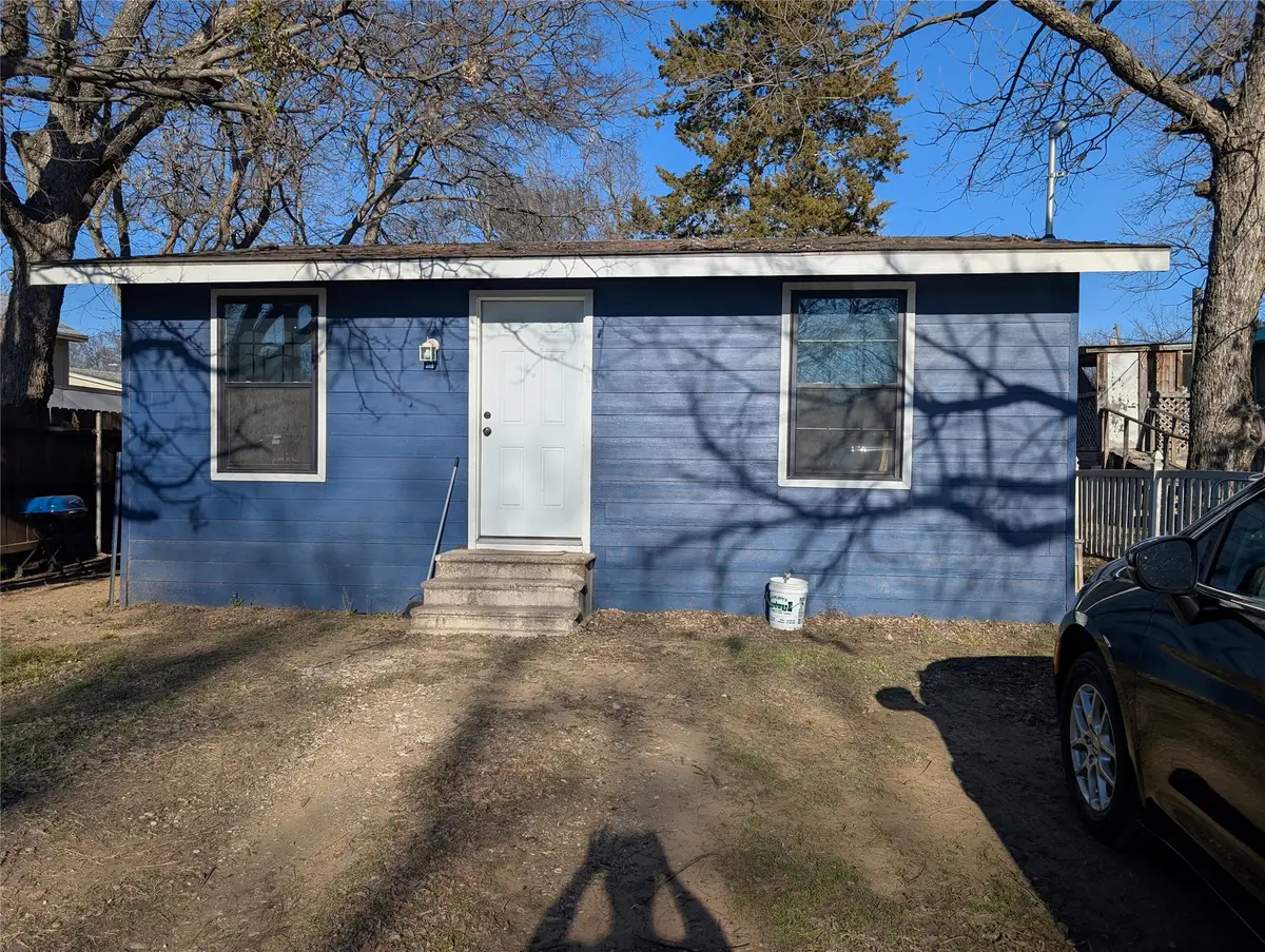 203 S Kouns Street, Cleburne, TX 76031 - #1