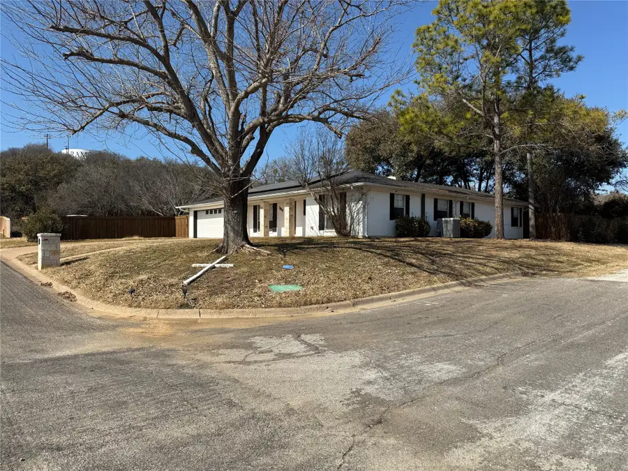 2817 NE 11th Street, Mineral Wells, TX 76067 - #2