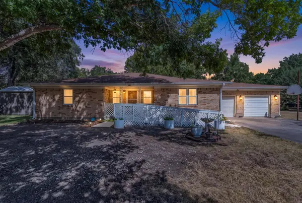 896 Randy Drive, Woodway, TX 76712