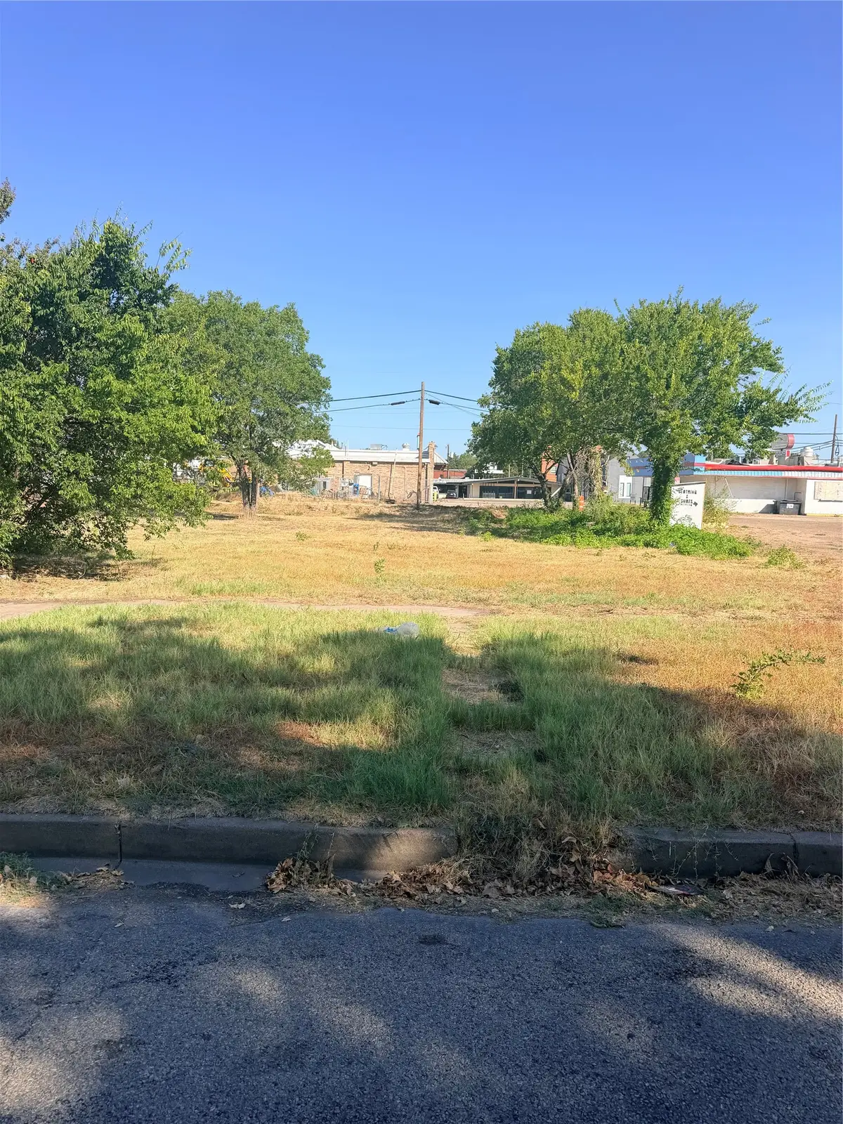 406 W Brown Street, Ennis, TX 75119 - #1