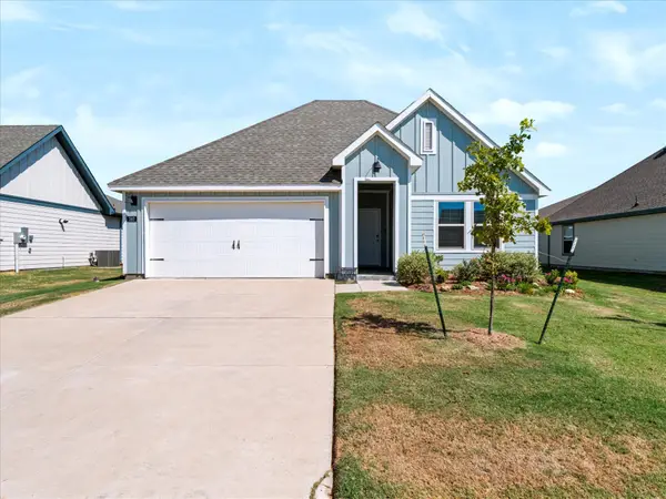 740 Amelia Court, Pilot Point, TX 76258