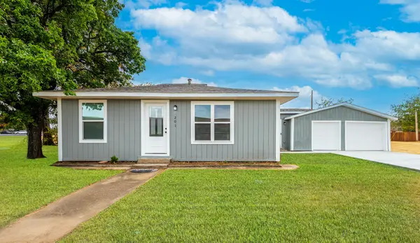 201 Deputy Larry Miller Drive, Granbury, TX 76048