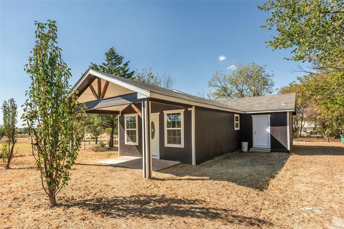 106 Northcott Street, Nocona, TX 76255 - #1