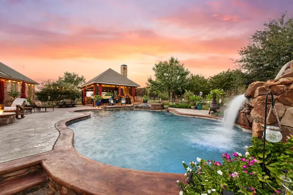 2890 Forest Hill Drive, Cross Roads, TX 76227