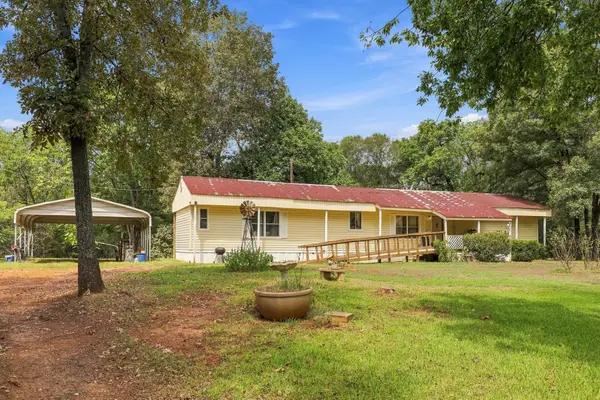 530 An County Rd 154, Palestine, TX 75801