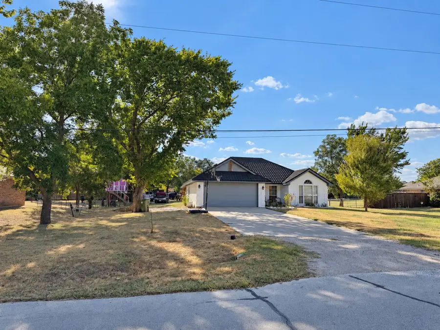 113 Westridge Drive, Springtown, TX 76082 - #2