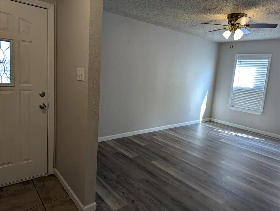 2727 Colonial Drive, Carrollton, TX 75007 - #2