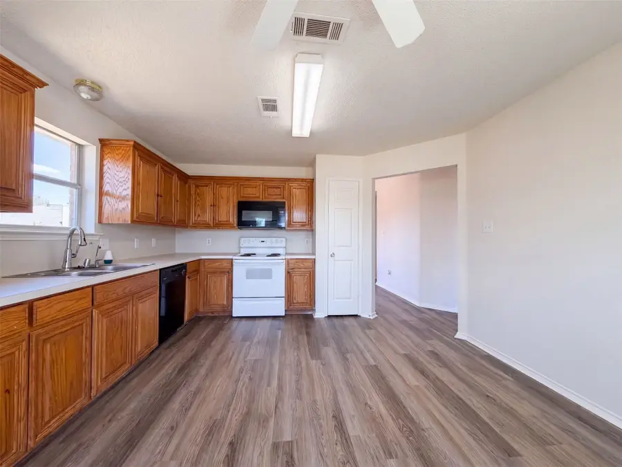 8025 Blue Duck Trail, Arlington, TX 76002 - #3