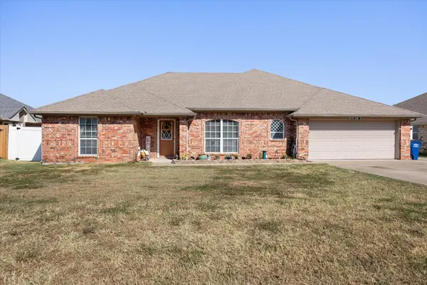 612 Parker Lane, Granbury, TX 76048