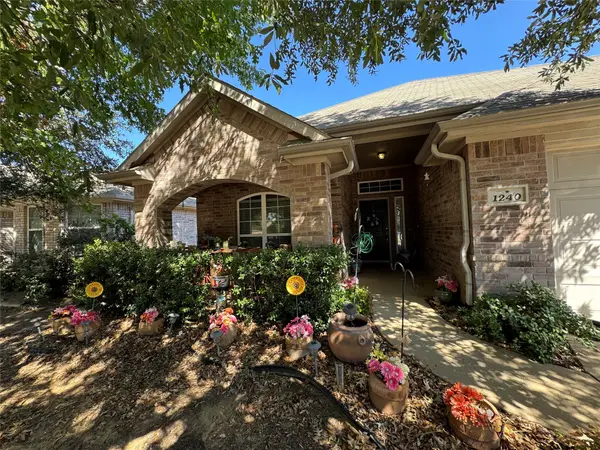 1240 Cottonwood Drive, Crowley, TX 76036