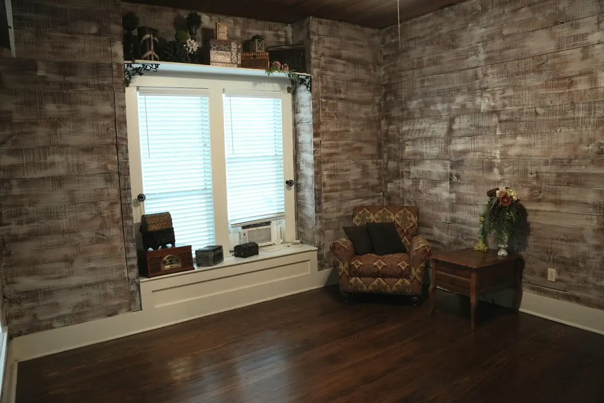 1307 Granbury Street, Cleburne, TX 76033 - #1