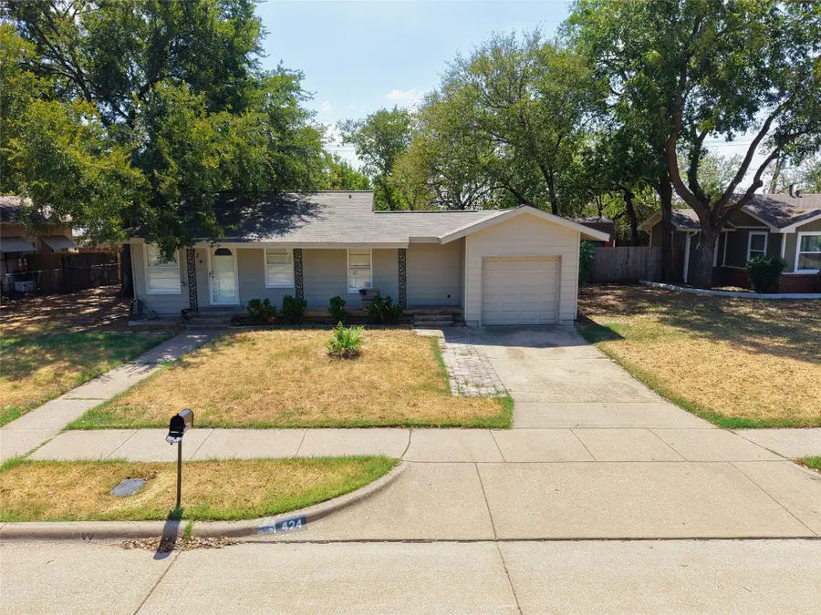 424 E Ellen Avenue, Hurst, TX 76053 - #2
