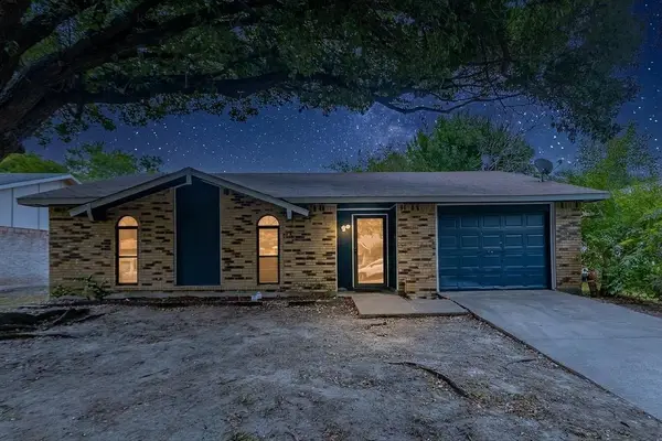2633 Santa Anna Drive, Grand Prairie, TX 75052
