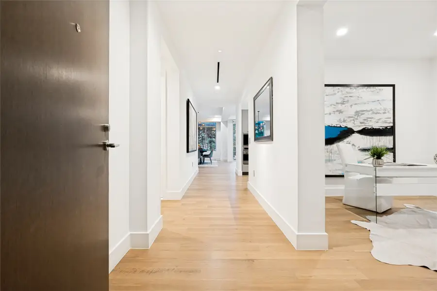 2025 Woodall Rodgers Freeway #23, Dallas, TX 75201 - #2