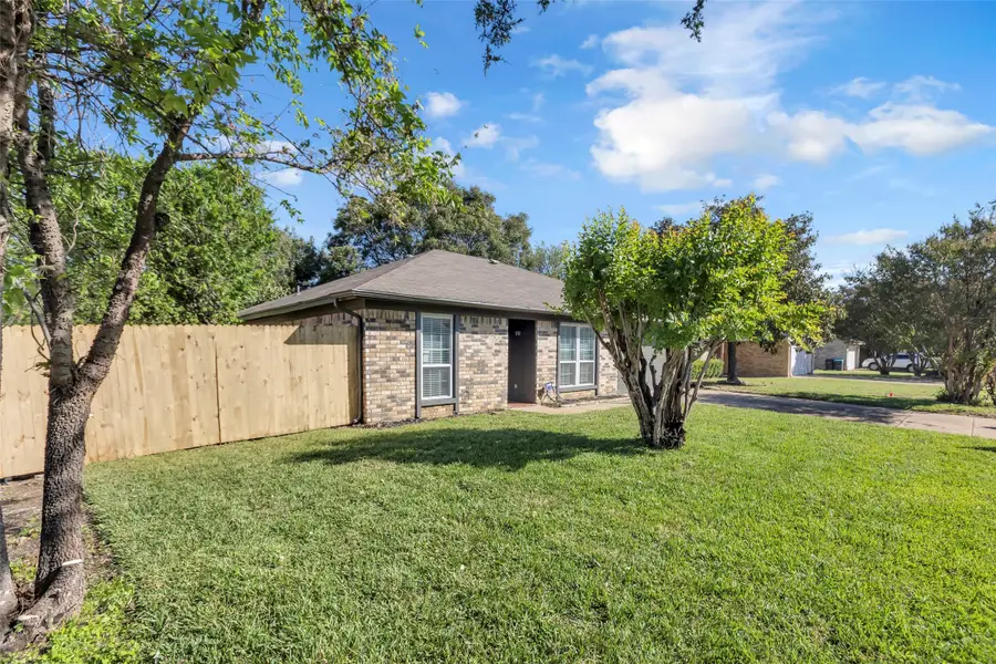 1916 Heidelberg Drive, Fort Worth, TX 76134 - #2
