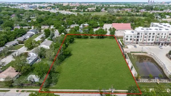 1100 Willowwood Street, Denton, TX 76205