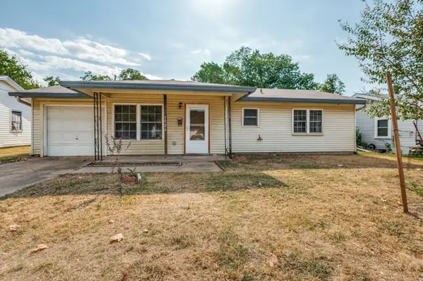 1024 Harris Drive, Euless, TX 76039