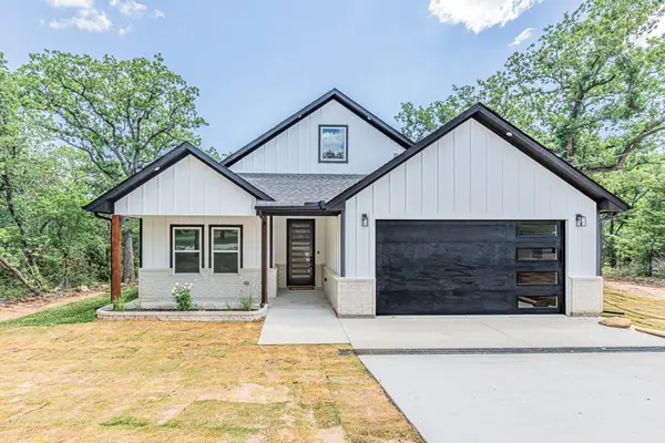 109 Gordons Circle, Runaway Bay, TX 76426