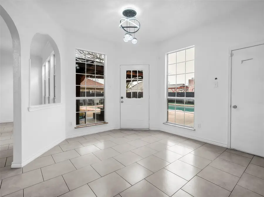 2913 Spartacus Drive, Grand Prairie, TX 75052 - #2