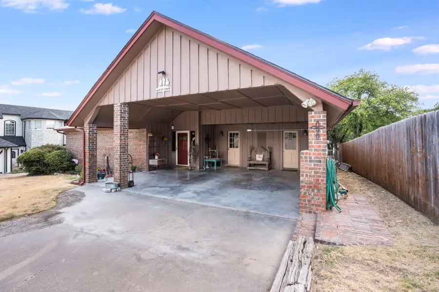 643 S Rough Creek Court, Granbury, TX 76048 - #3