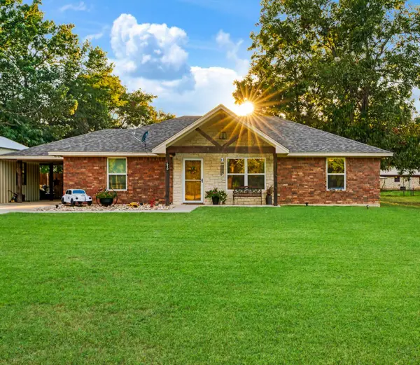 650 Fendley, Blossom, TX 75416