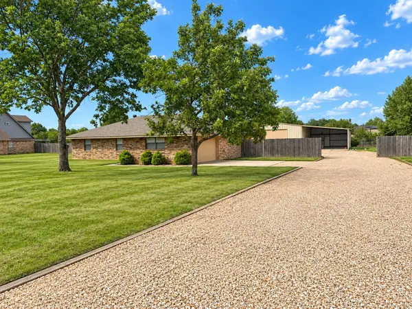 141 S Meadowbrook Drive, Pottsboro, TX 75076