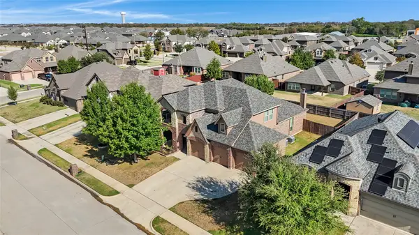 288 Hilltop Drive, Justin, TX 76247