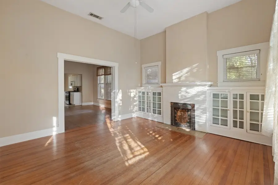 1313 N Robinson Street, Cleburne, TX 76031 - #3