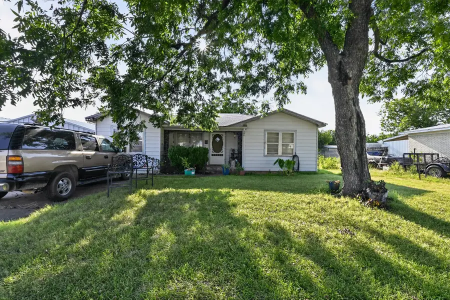 525 Chestnut Street, Baird, TX 79504 - #2