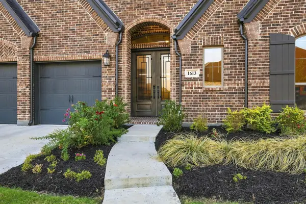 1613 Chicot Lane, Van Alstyne, TX 75495