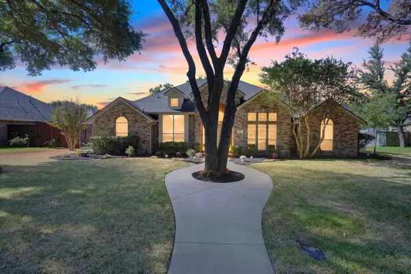 106 Hummingbird Lane, Ovilla, TX 75154
