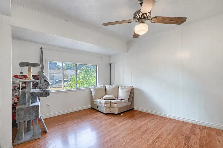 1007 E Russell Avenue, Carrollton, TX 75006 - #3
