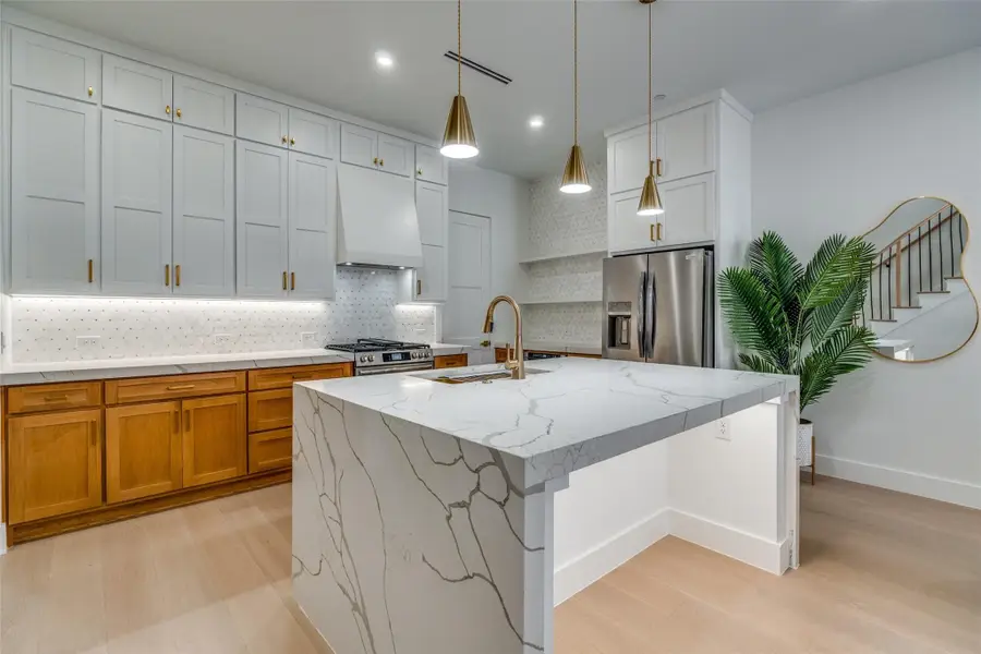 708 W 10th Street #104, Dallas, TX 75208 - #2