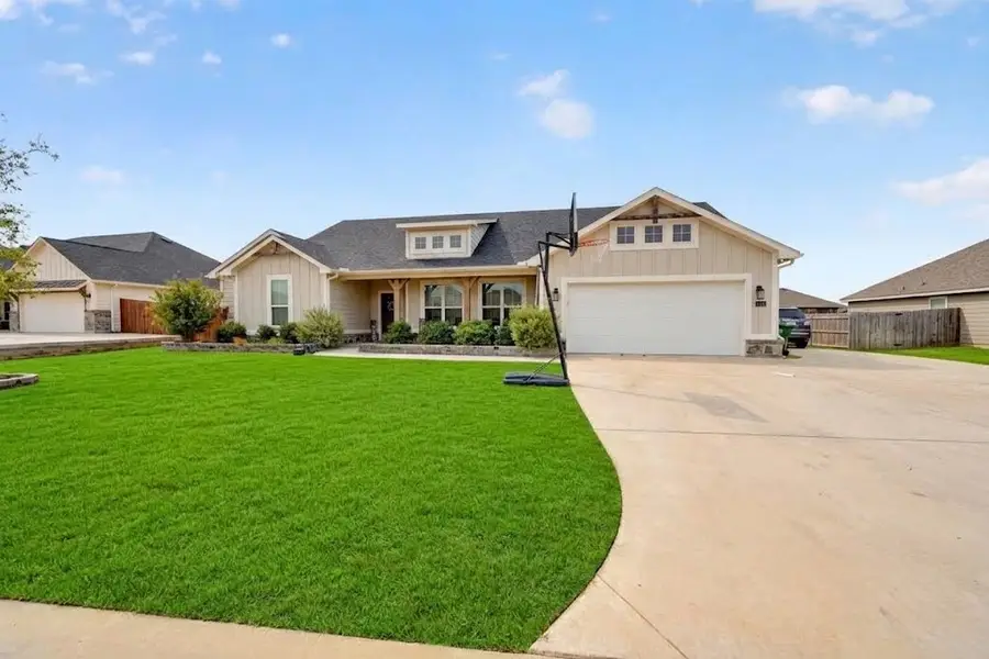113 Ridgetop Trail, Rhome, TX 76078 - #2
