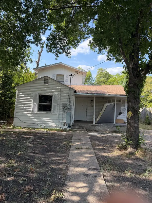 233 W Hammond Street, Lancaster, TX 75146