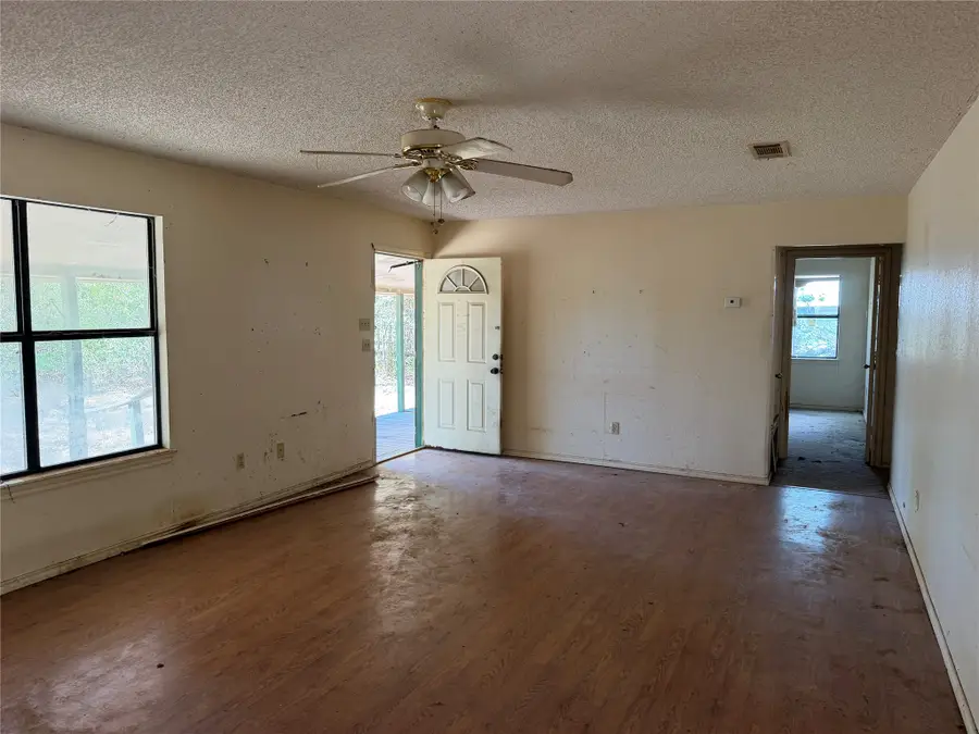370 Locust Street, Point, TX 75472 - #3