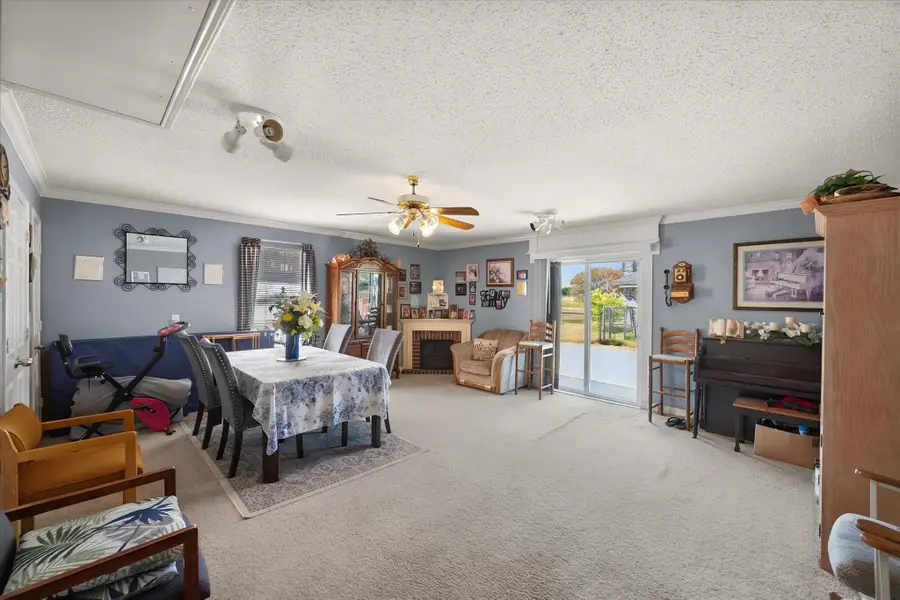 649 E Reindeer Road, Lancaster, TX 75146 - #3
