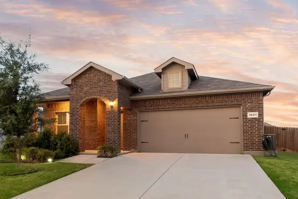 9621 Catclaw Terrace, Fort Worth, TX 76036